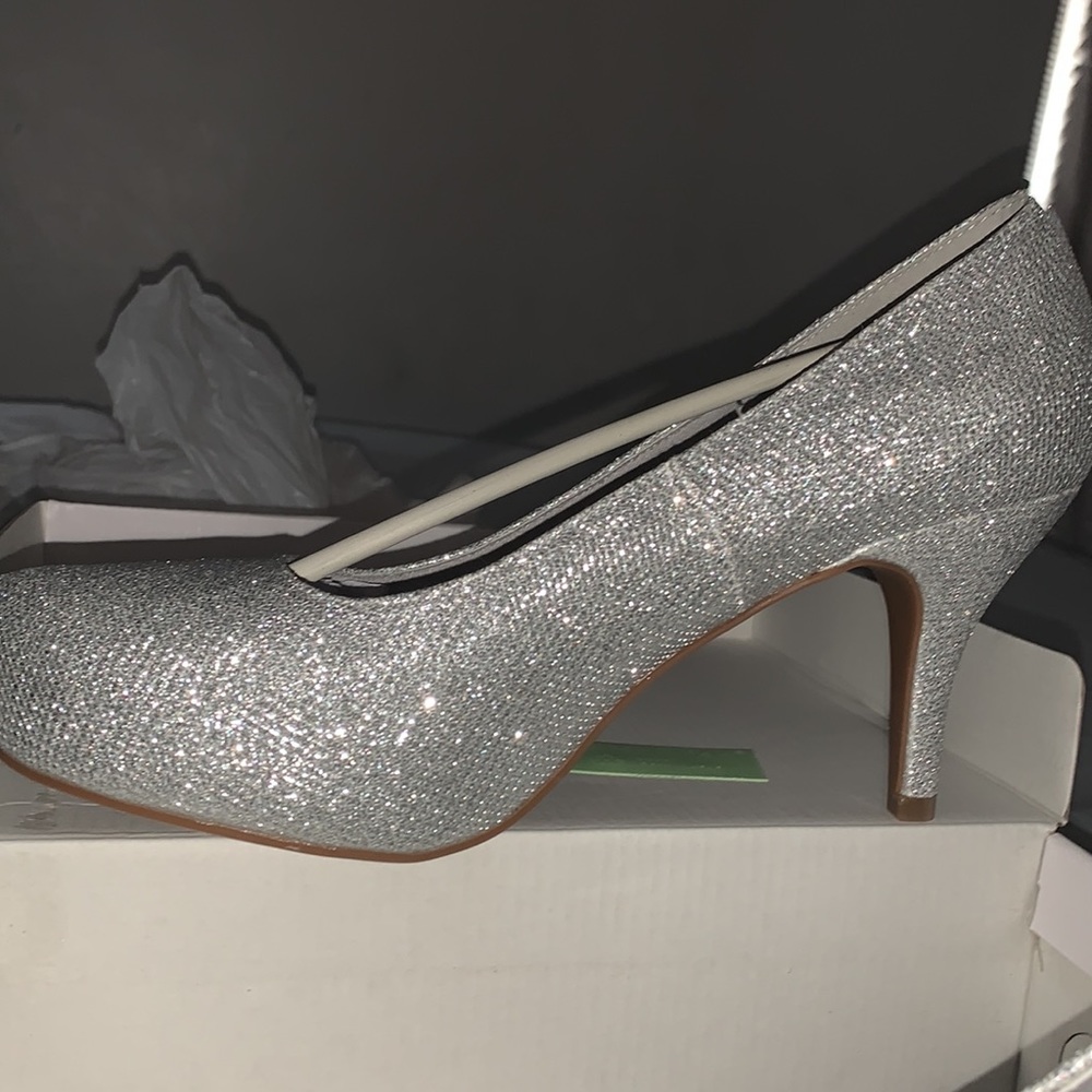 ✨Tiffany✨ silver glitter heels